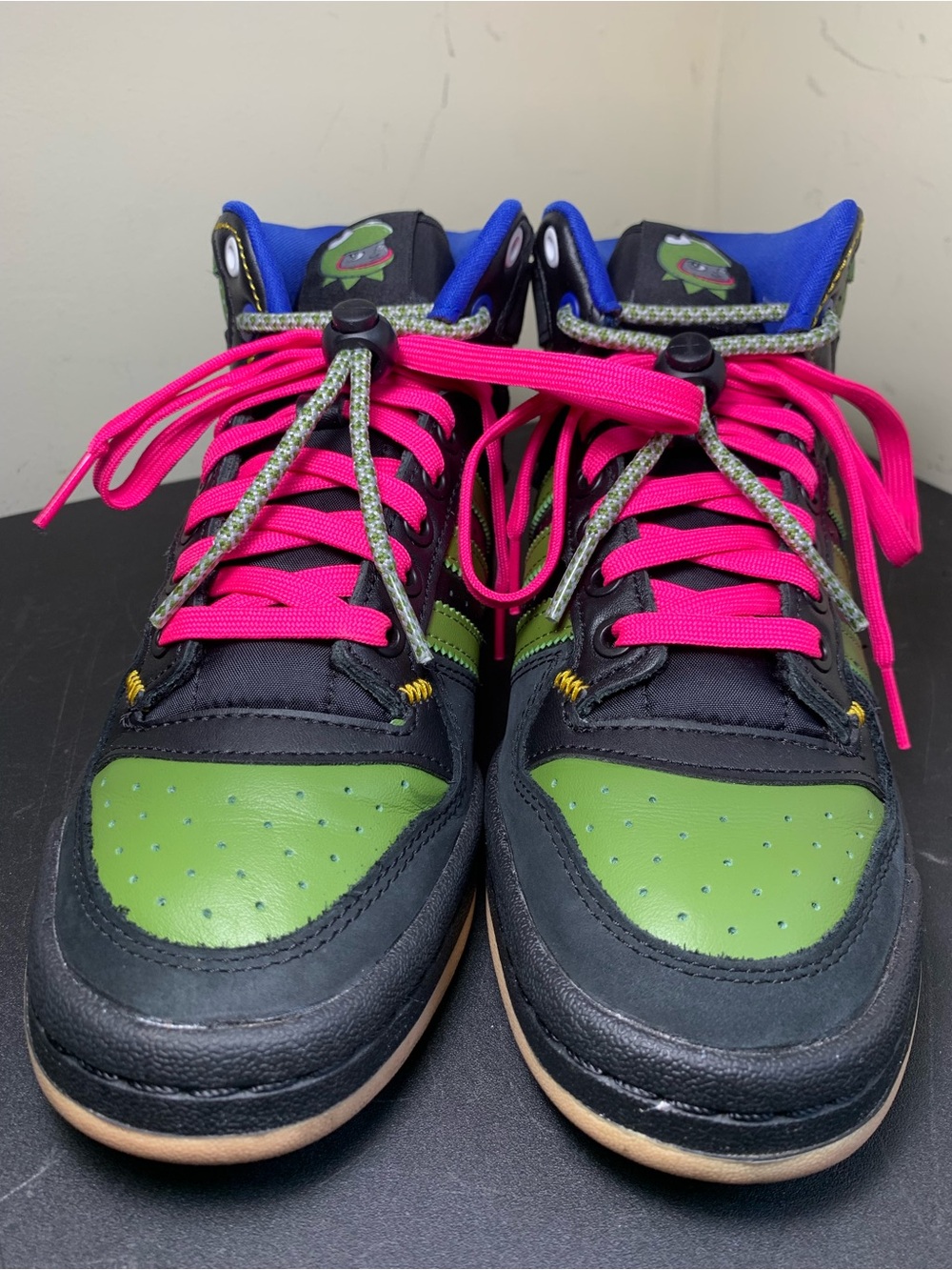 Men’s Adidas Forum Sneakers (Size 6 US) Mid RT Hebrew Brantly Frog Boy/Excellent